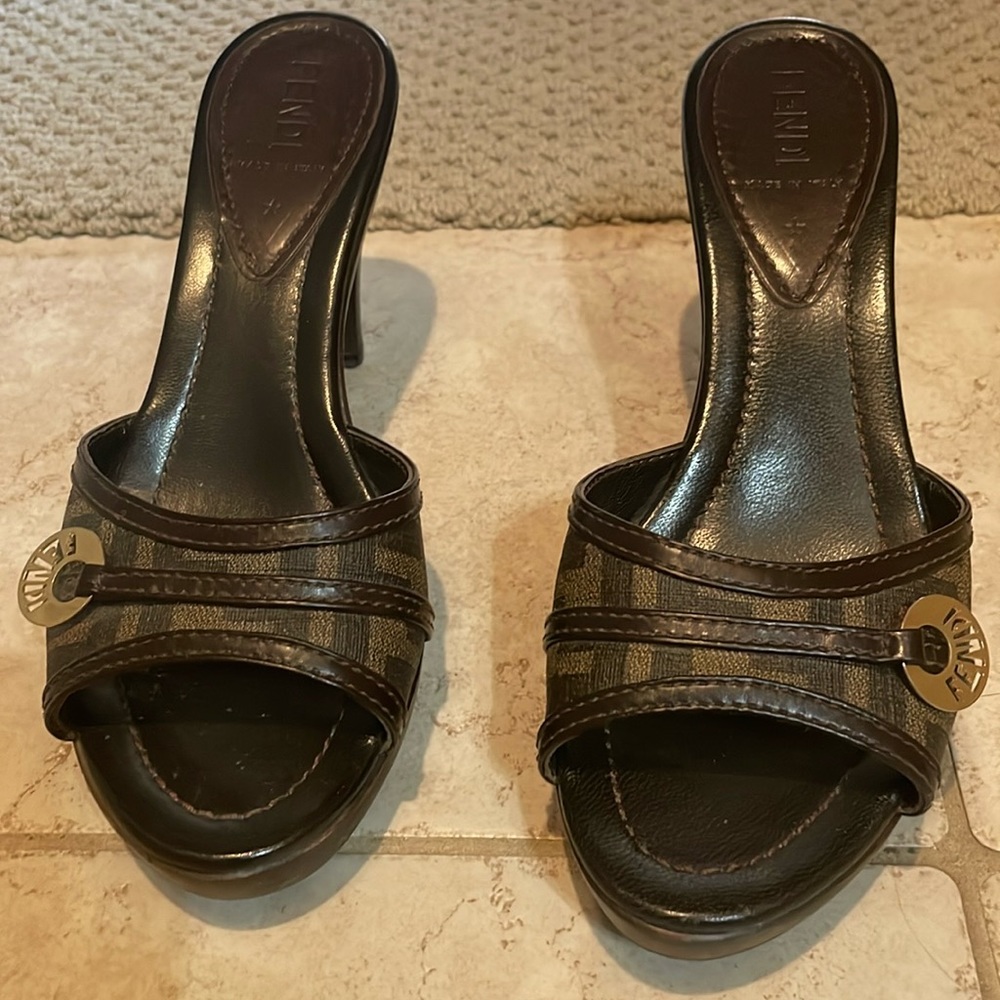 🛑 sold🛑. Fendi used heels